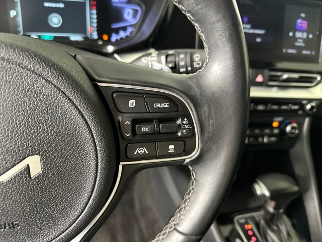 Used 2022 Kia Niro EX Premium image 16