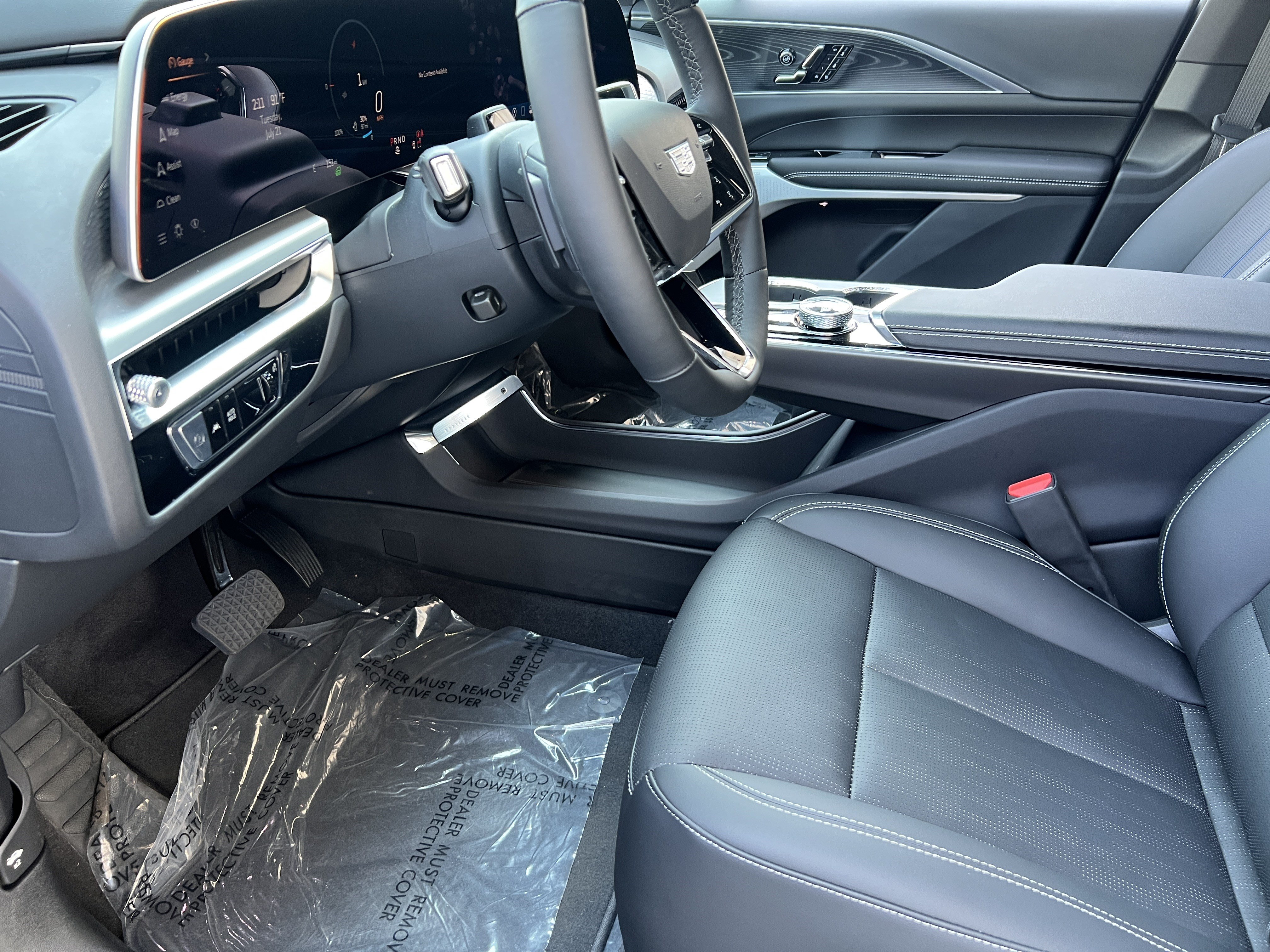 New 2026 Cadillac Lyriq Signature Sport AWD/4WD image 14