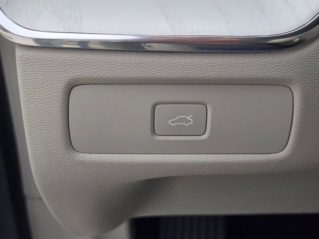 New 2026 Volvo XC60 B5 Ultra w/ Protection Package Premier image 24