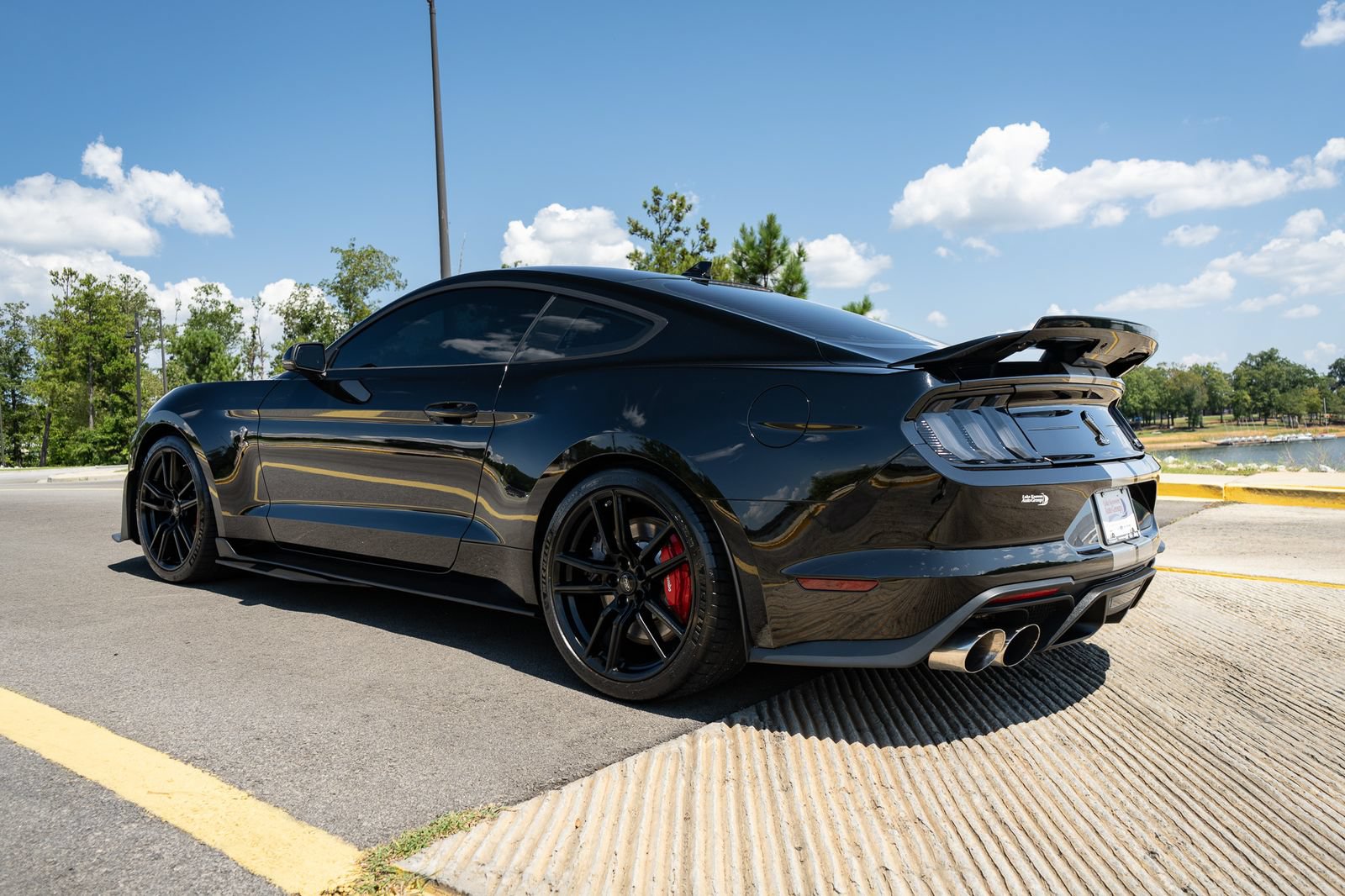 Used 2021 Ford Mustang Shelby GT500 w/ Technology Package RWD image 28