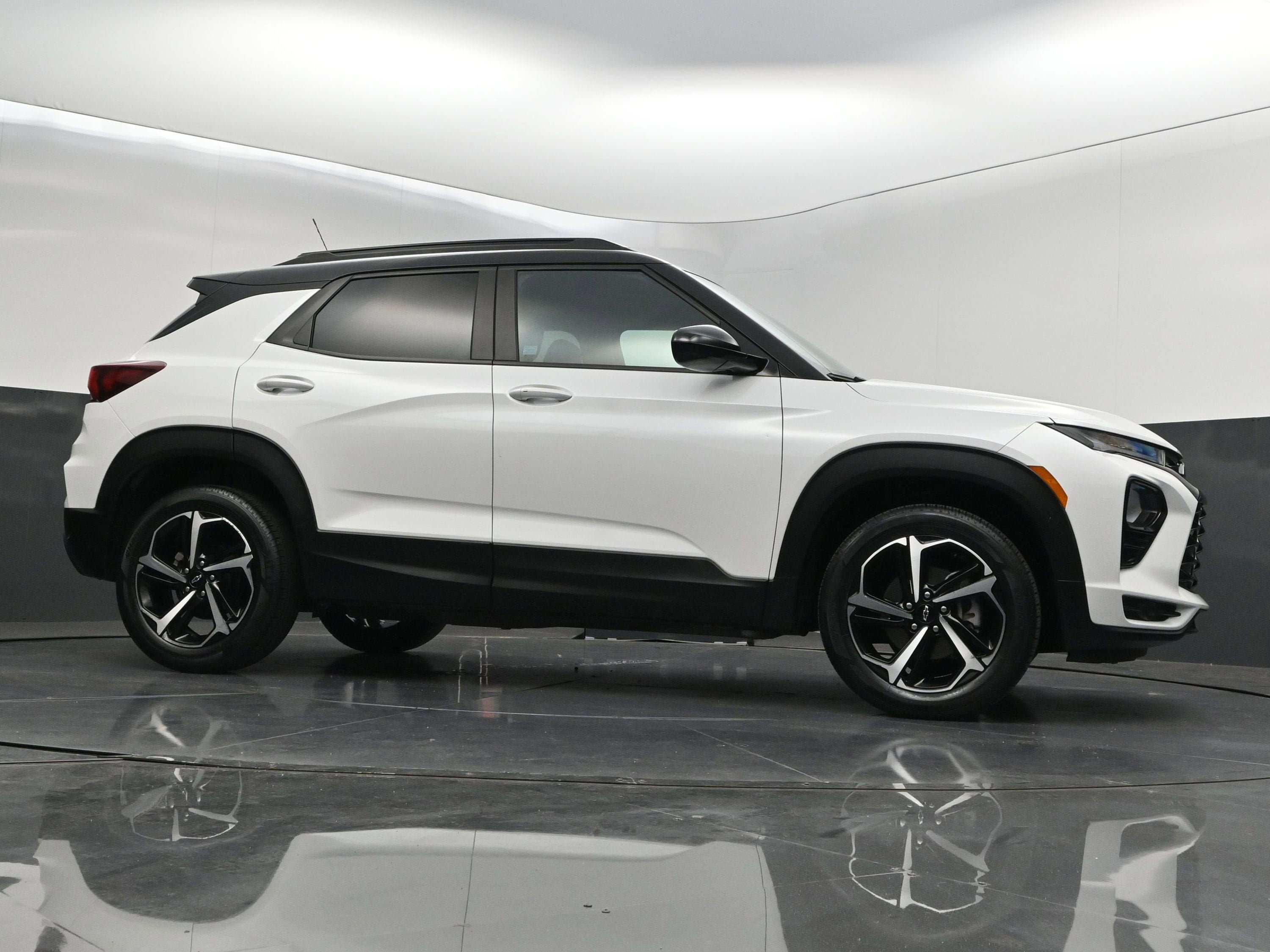 Used 2023 Chevrolet TrailBlazer RS AWD/4WD image 40
