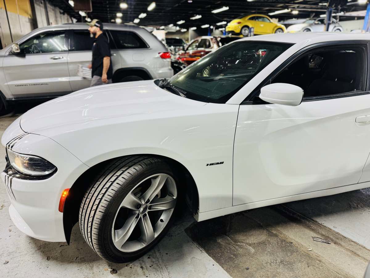 Used 2017 Dodge Charger R/T w/ Beats Audio Group RWD image 9