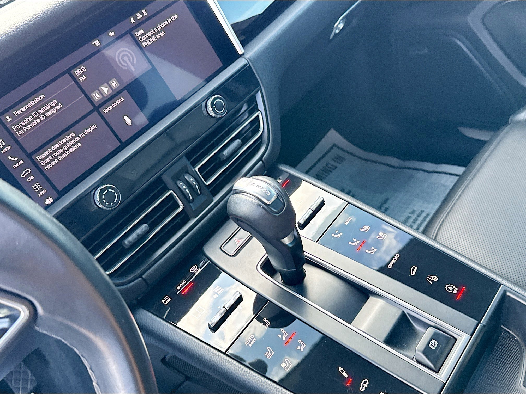 Used 2022 Porsche Macan S image 27