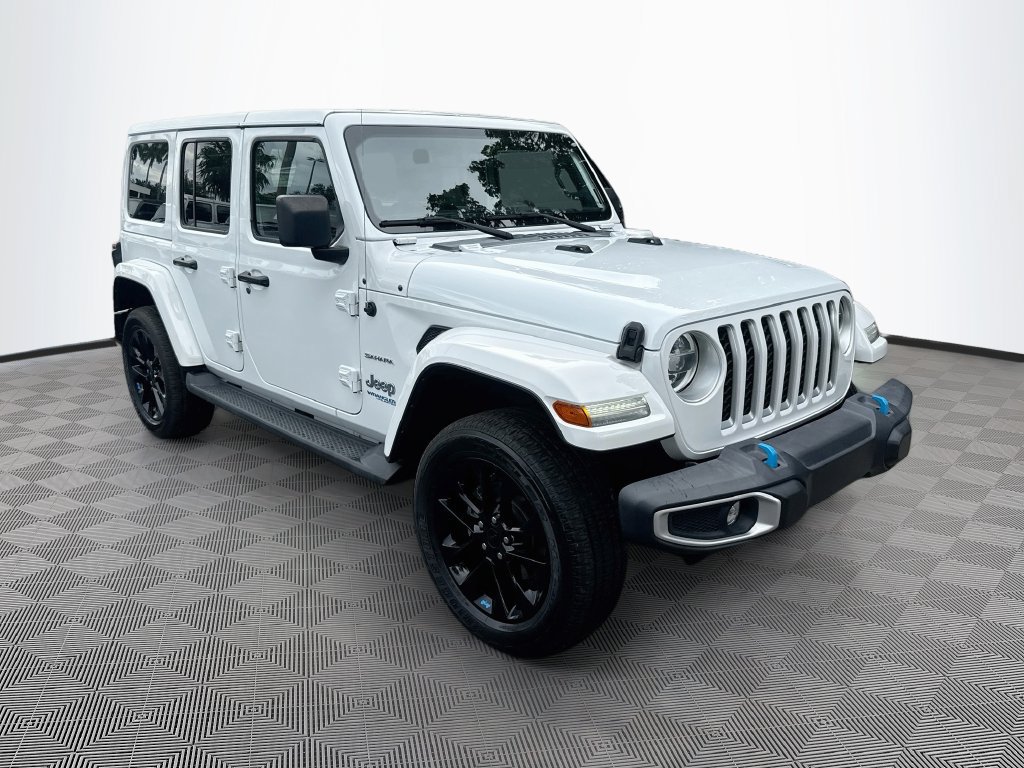 Certified 2022 Jeep Wrangler Unlimited Sahara w/ Cold Weather Group AWD/4WD image 4
