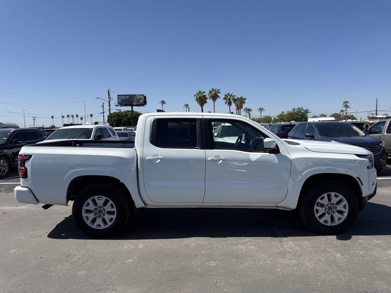 Used 2024 Nissan Frontier SV w/ SV Convenience Package image 11