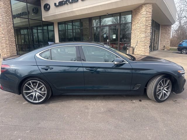 Used 2025 Genesis G70 2.5T video 2