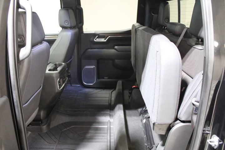 Used 2023 Chevrolet Silverado 1500 High Country w/ High Country Premium Package AWD/4WD image 61