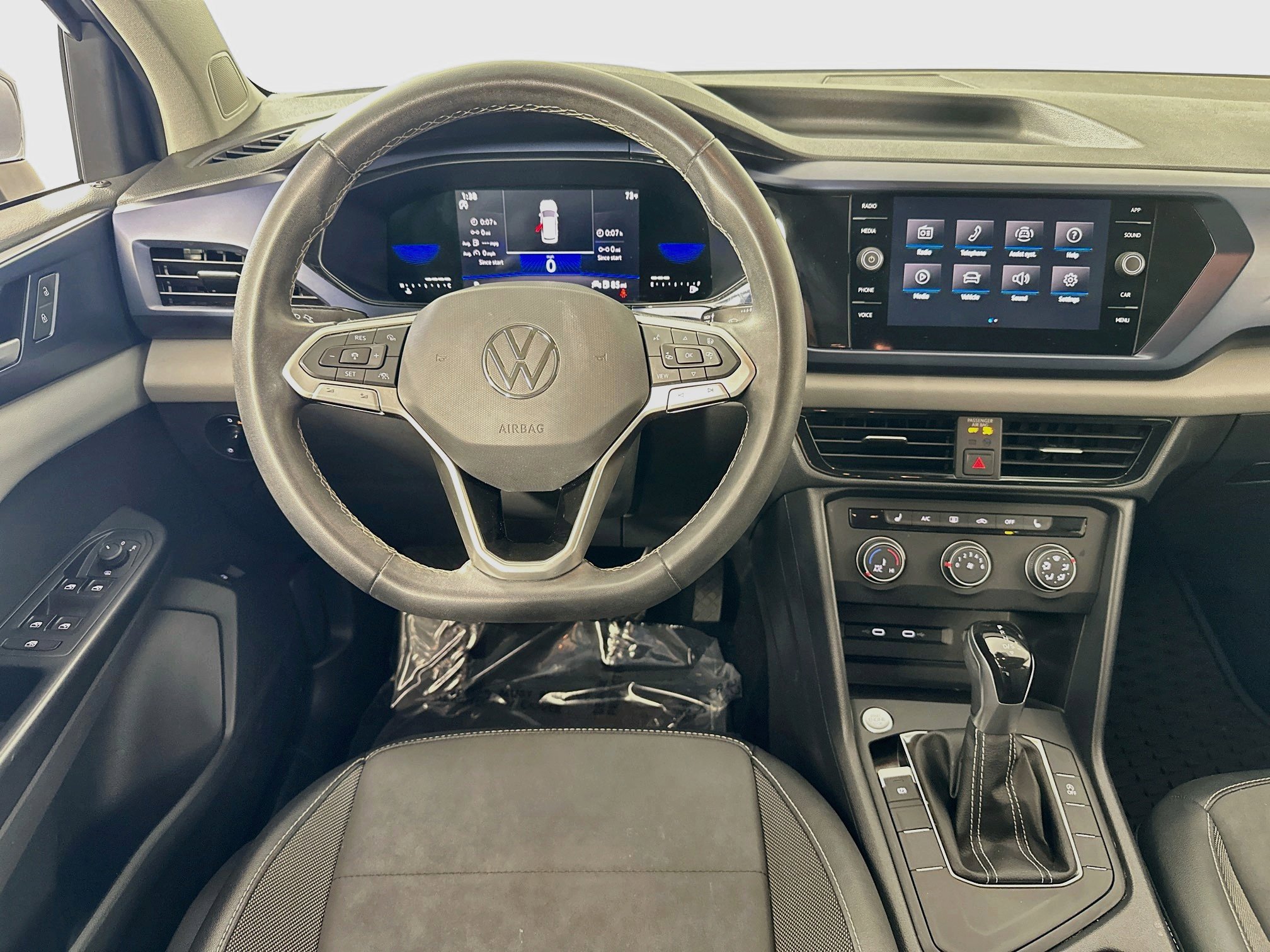 Used 2022 Volkswagen Taos SE FWD image 21