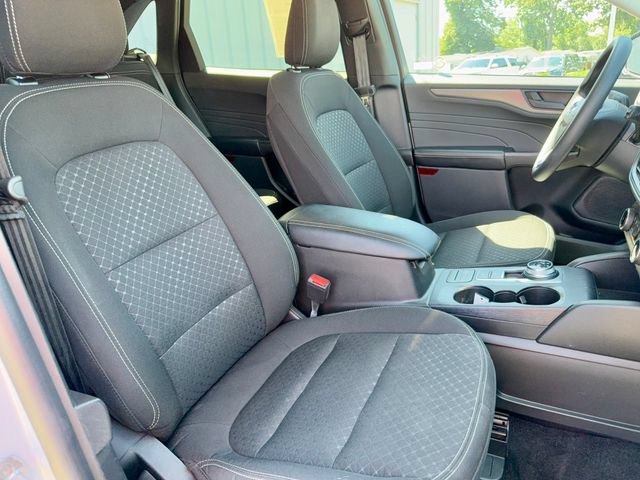 Used 2025 Ford Escape Active AWD/4WD image 9