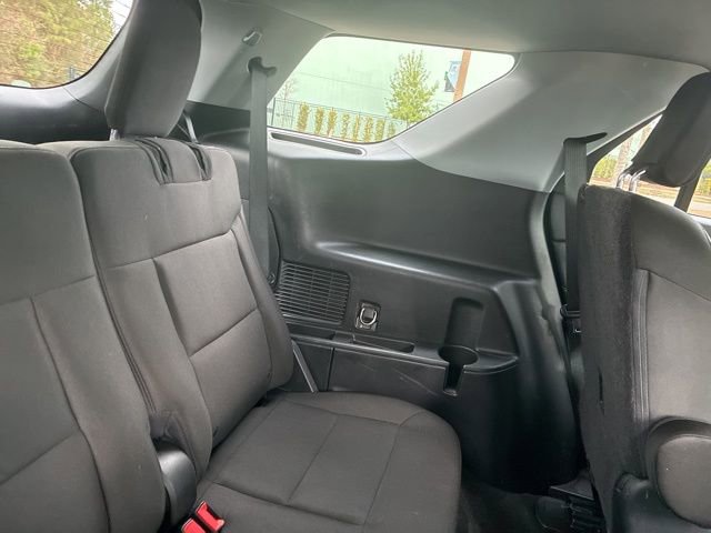 Used 2022 Ford Explorer XLT image 24