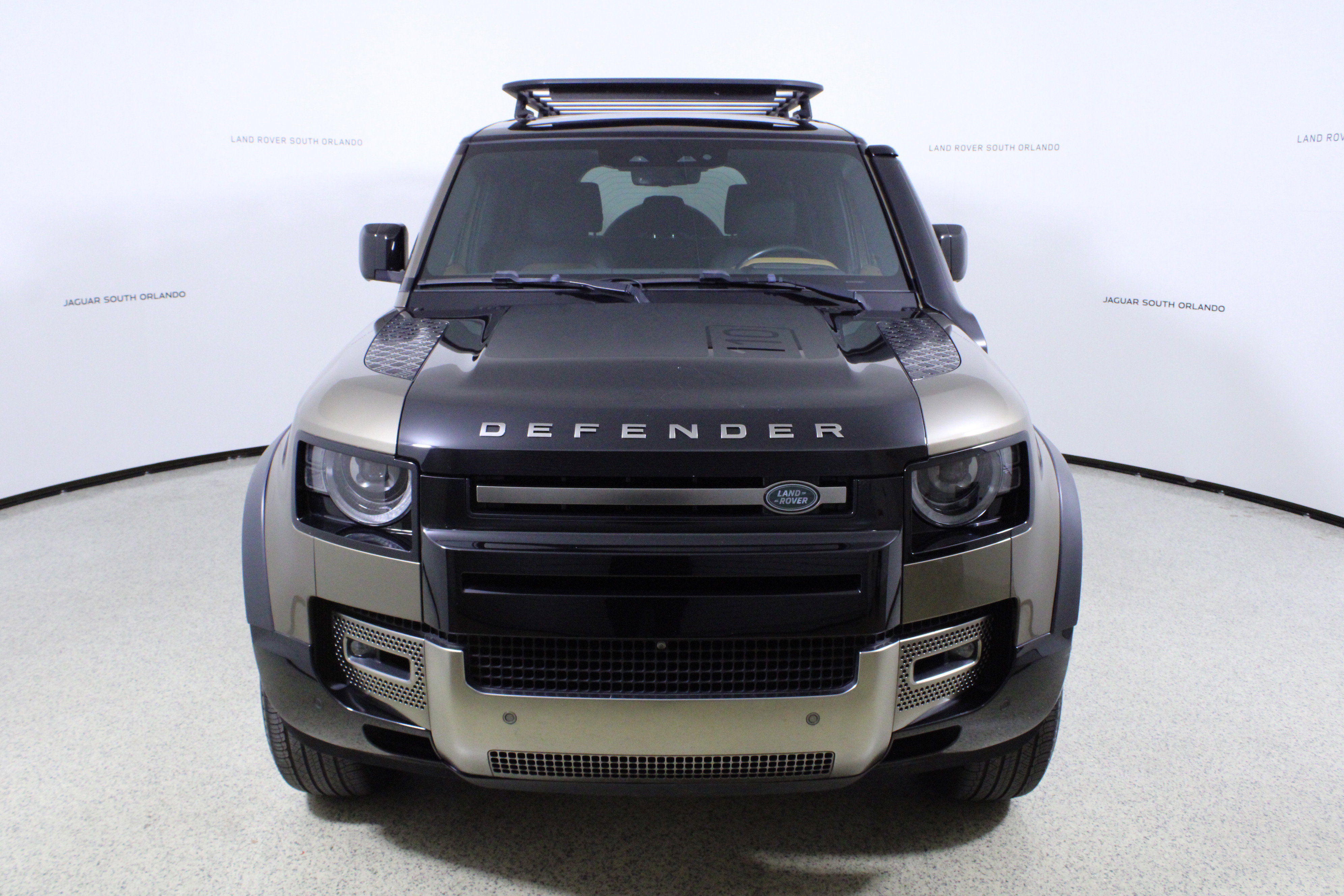 Used 2020 Land Rover Defender 110 X image 2