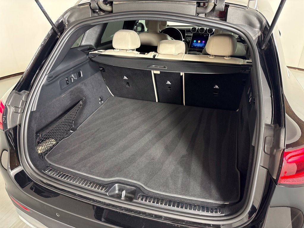 Used 2025 Mercedes-Benz GLC 300 image 22