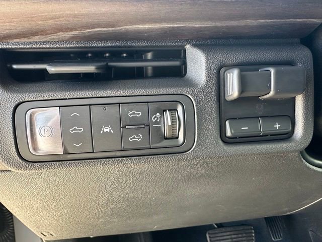 Used 2024 GMC Sierra EV Denali image 33