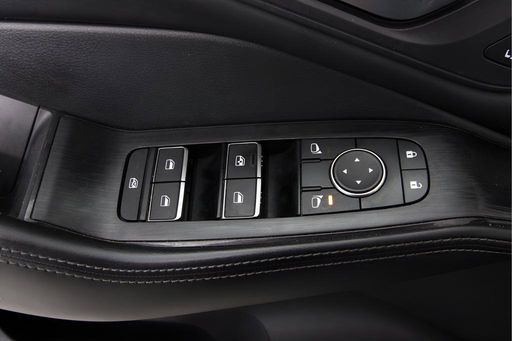Used 2023 Nissan Rogue SL w/ SL Premium Package image 17