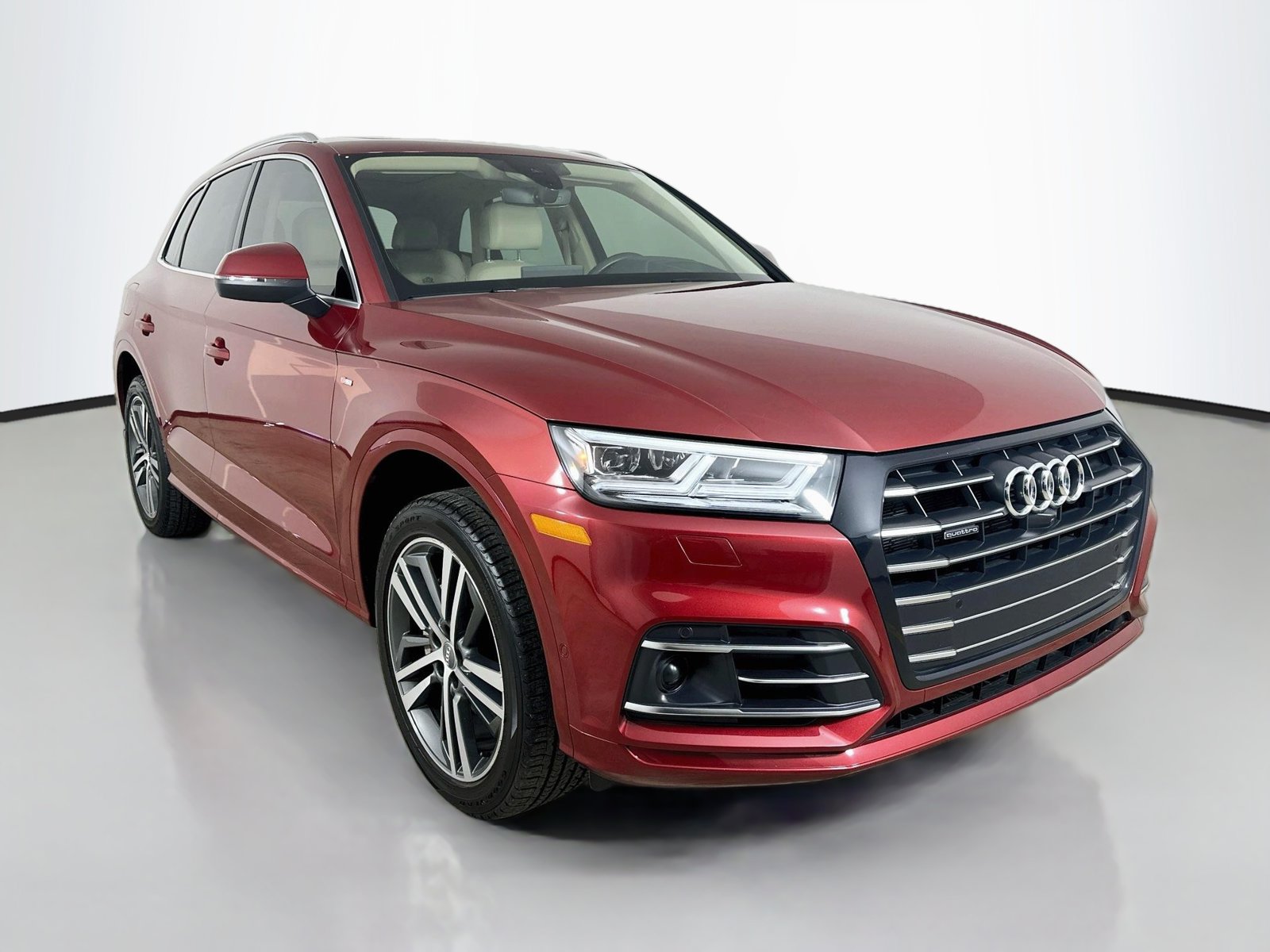Used 2020 Audi Q5 e Prestige w/ Prestige Package AWD/4WD image 3