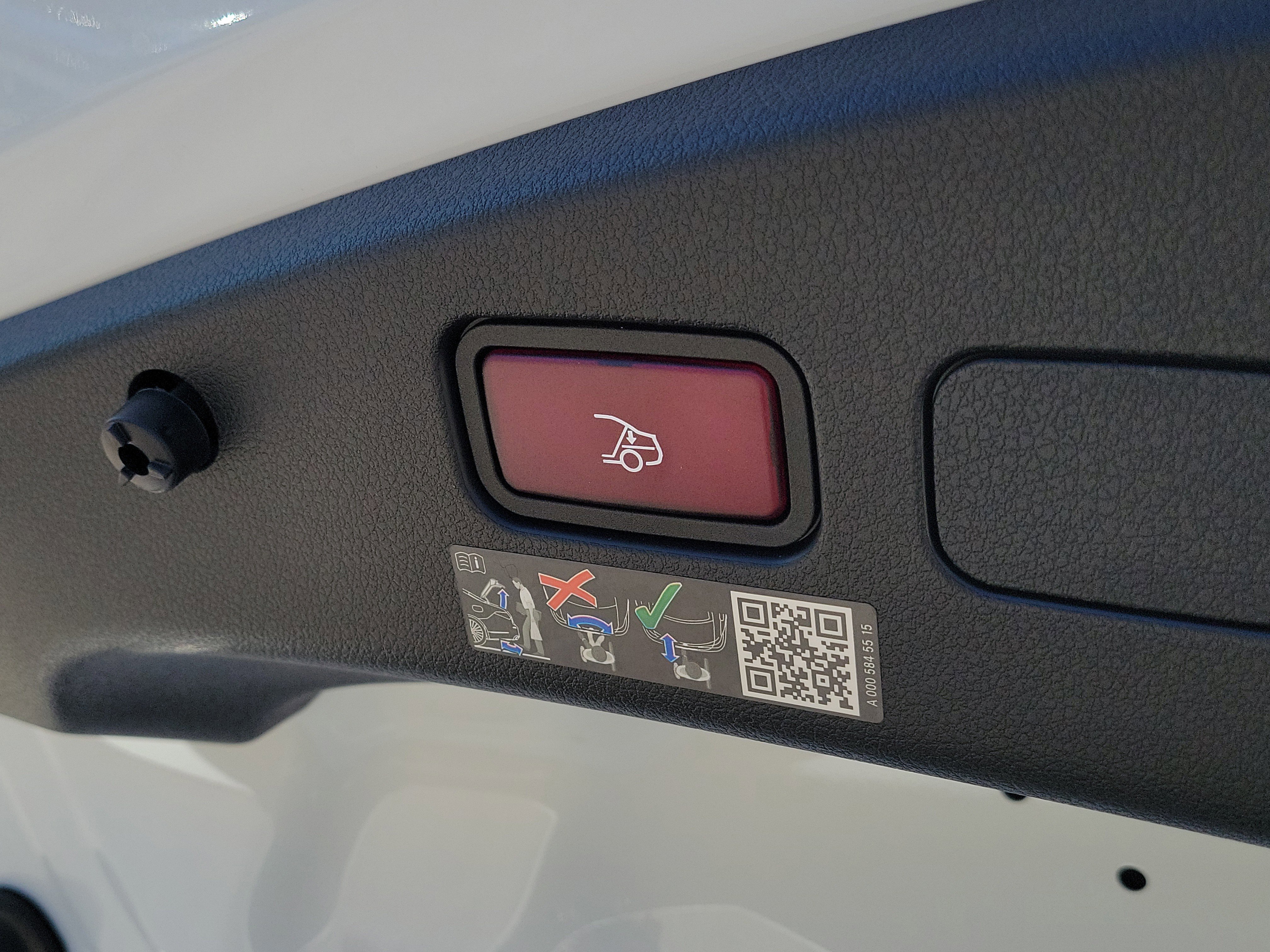 New 2026 Mercedes-Benz CLE 450 4MATIC Cabriolet image 11