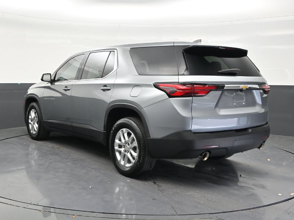 Used 2023 Chevrolet Traverse LS FWD image 3