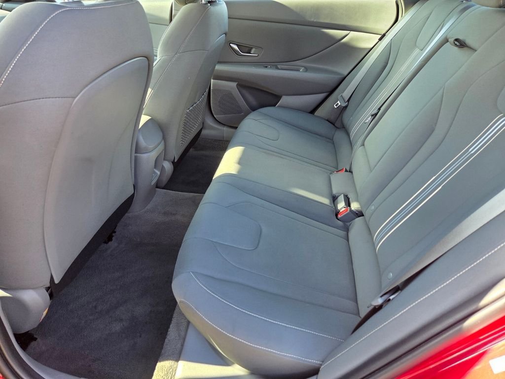 Used 2025 Hyundai Elantra SEL FWD image 15