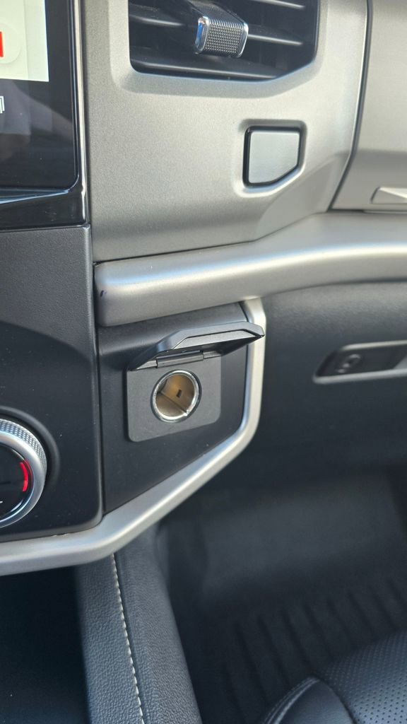 Used 2023 Ford Expedition Max XLT image 27