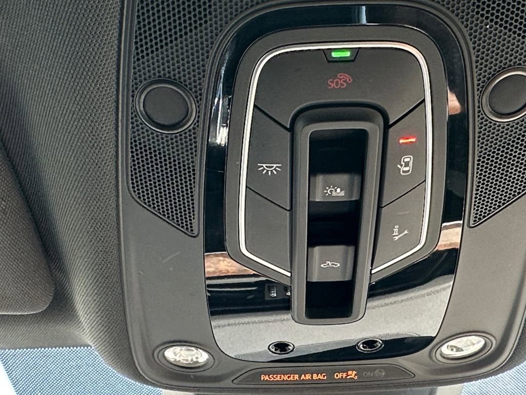 Used 2022 Audi e-tron Premium Plus w/ Premium Plus Package AWD/4WD image 19