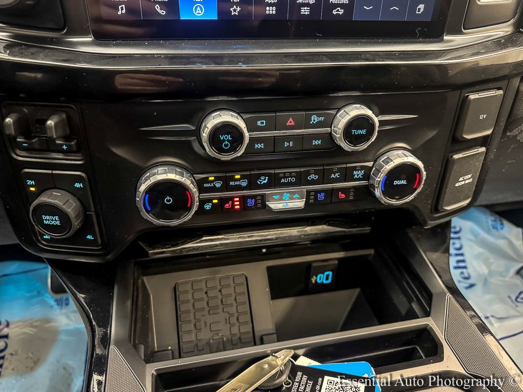 New 2026 Ford F250 Lariat w/ Black Appearance Package image 20