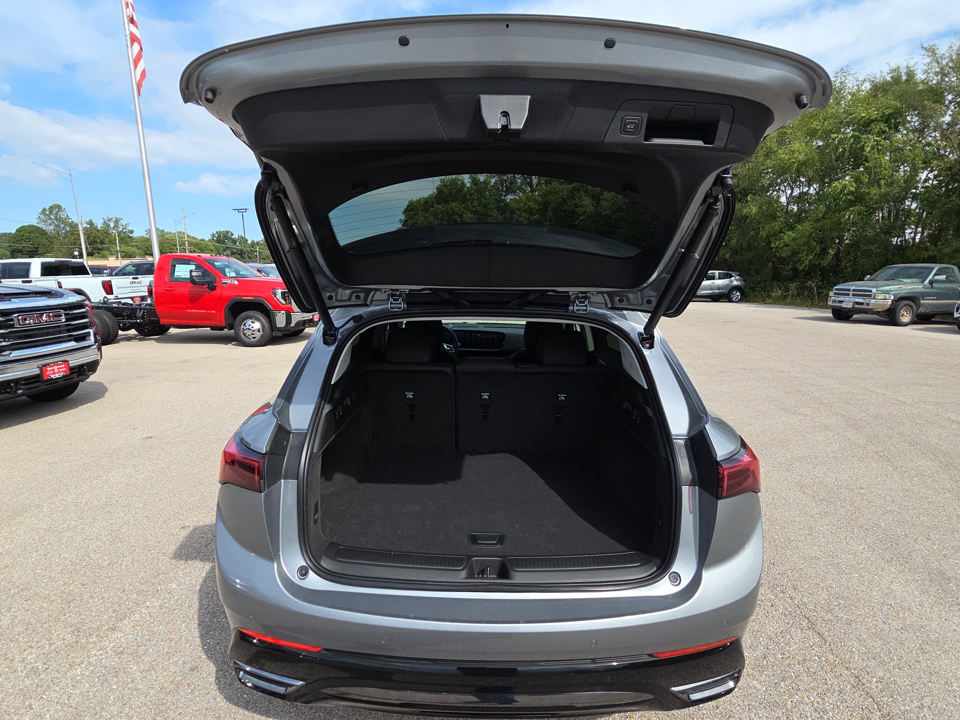 Used 2024 Buick Envision Sport Touring AWD/4WD image 32