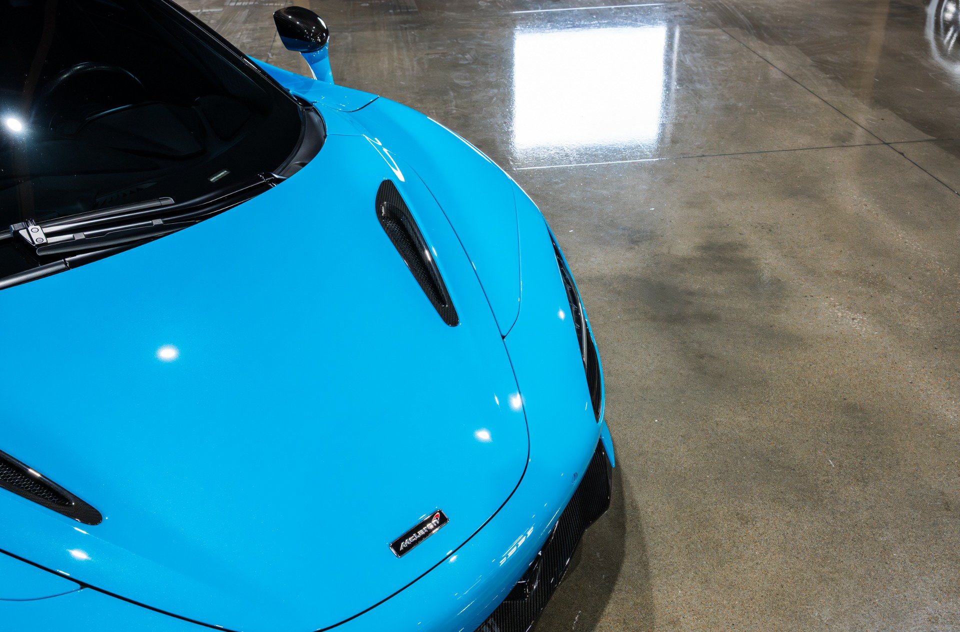 Used 2018 McLaren 720S RWD image 17