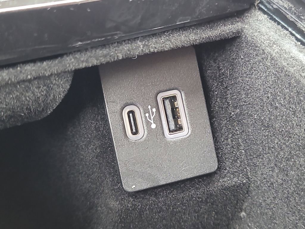 Used 2023 Lincoln Nautilus FWD w/ Premium Package image 25