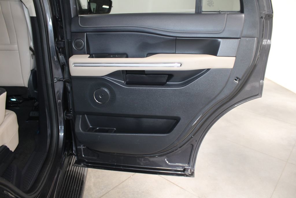 Used 2024 Ford Expedition Limited image 39