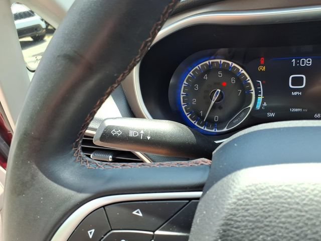 Used 2017 Chrysler Pacifica Touring-L Plus FWD image 28