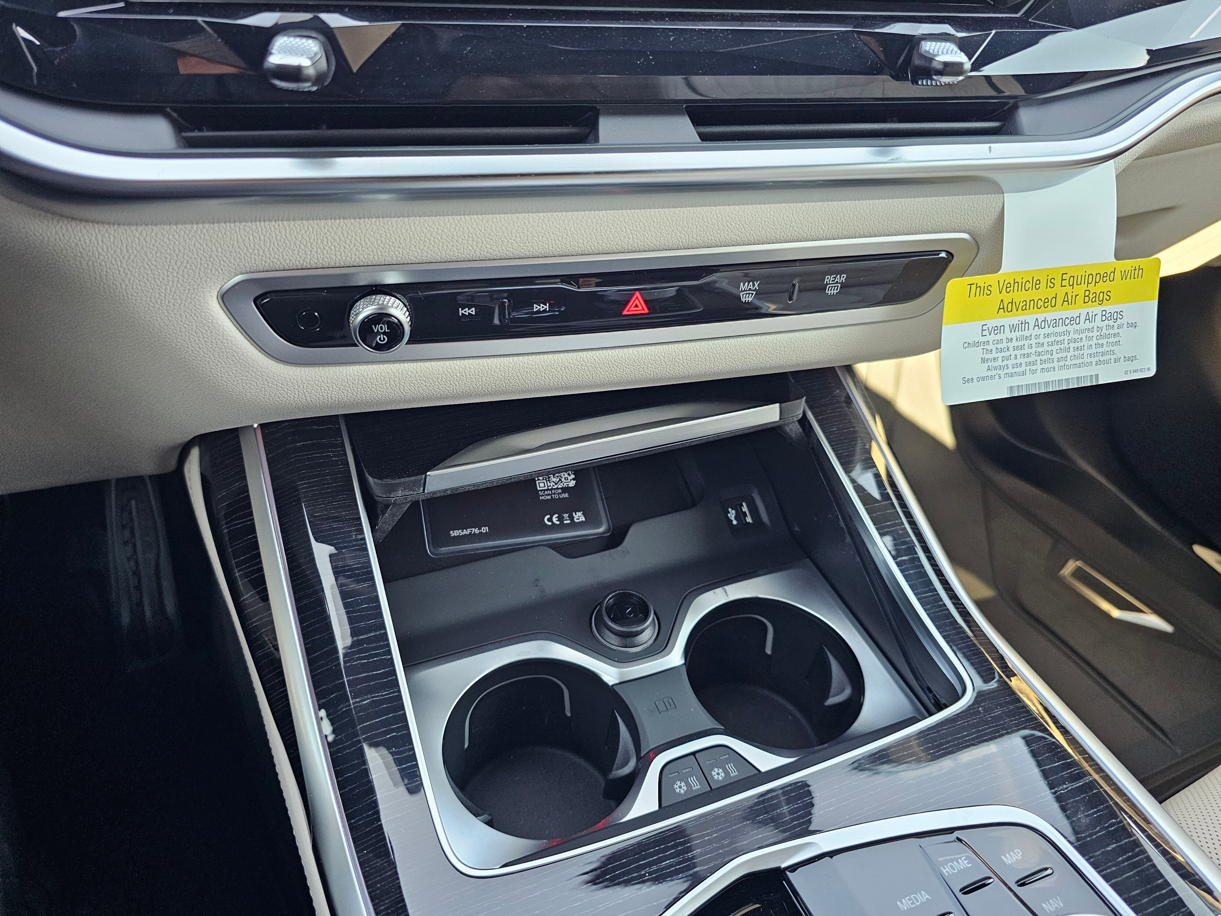 New 2026 BMW X7 M60i image 21