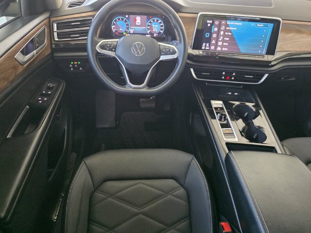 Used 2024 Volkswagen Atlas SE FWD image 12