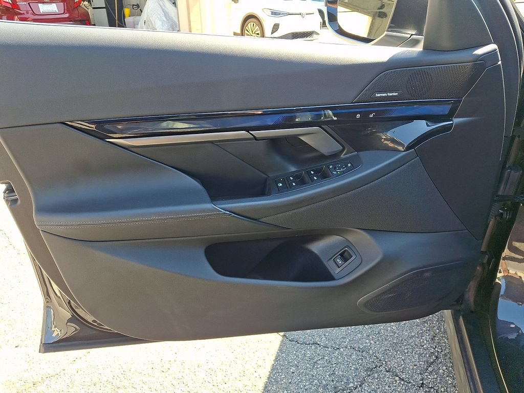 Used 2025 BMW i5 eDrive40i RWD image 12