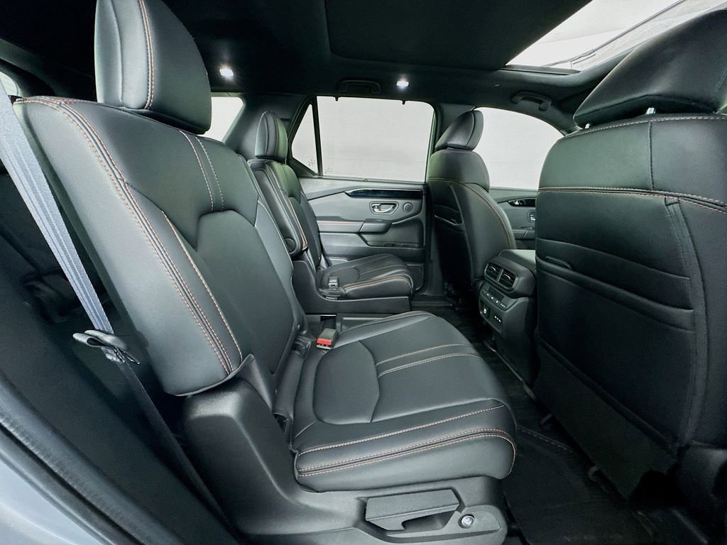 Certified 2024 Honda Pilot TrailSport image 38