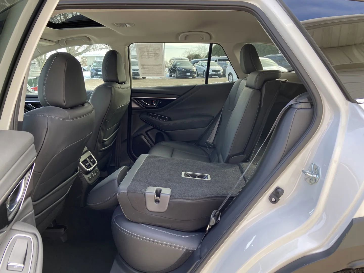 Used 2023 Subaru Outback Limited image 25