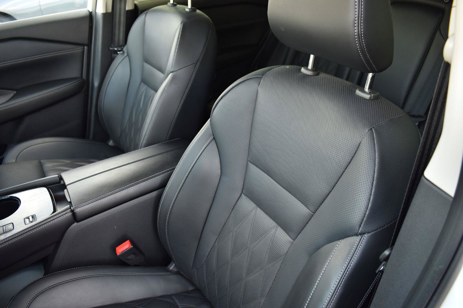 Used 2025 Nissan Rogue Platinum w/ Platinum Premium Package FWD image 27