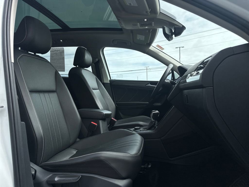 Used 2022 Volkswagen Tiguan SE AWD/4WD image 15