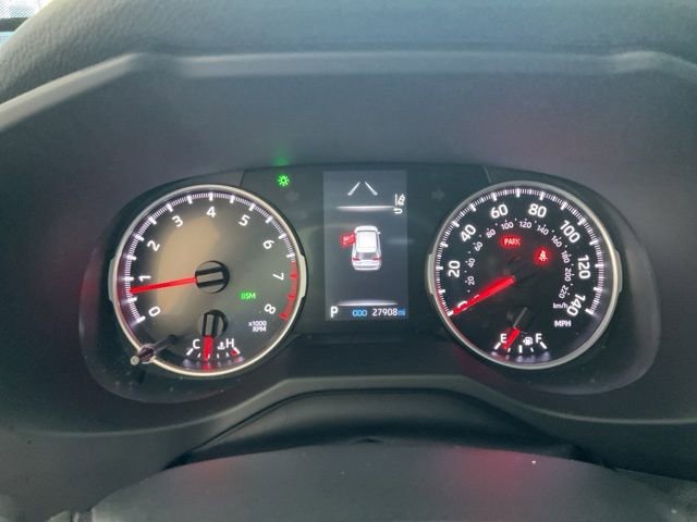 Used 2022 Toyota RAV4 XLE w/ Convenience Package image 10