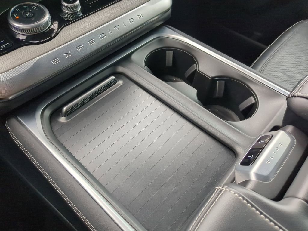 Used 2025 Ford Expedition Platinum image 24