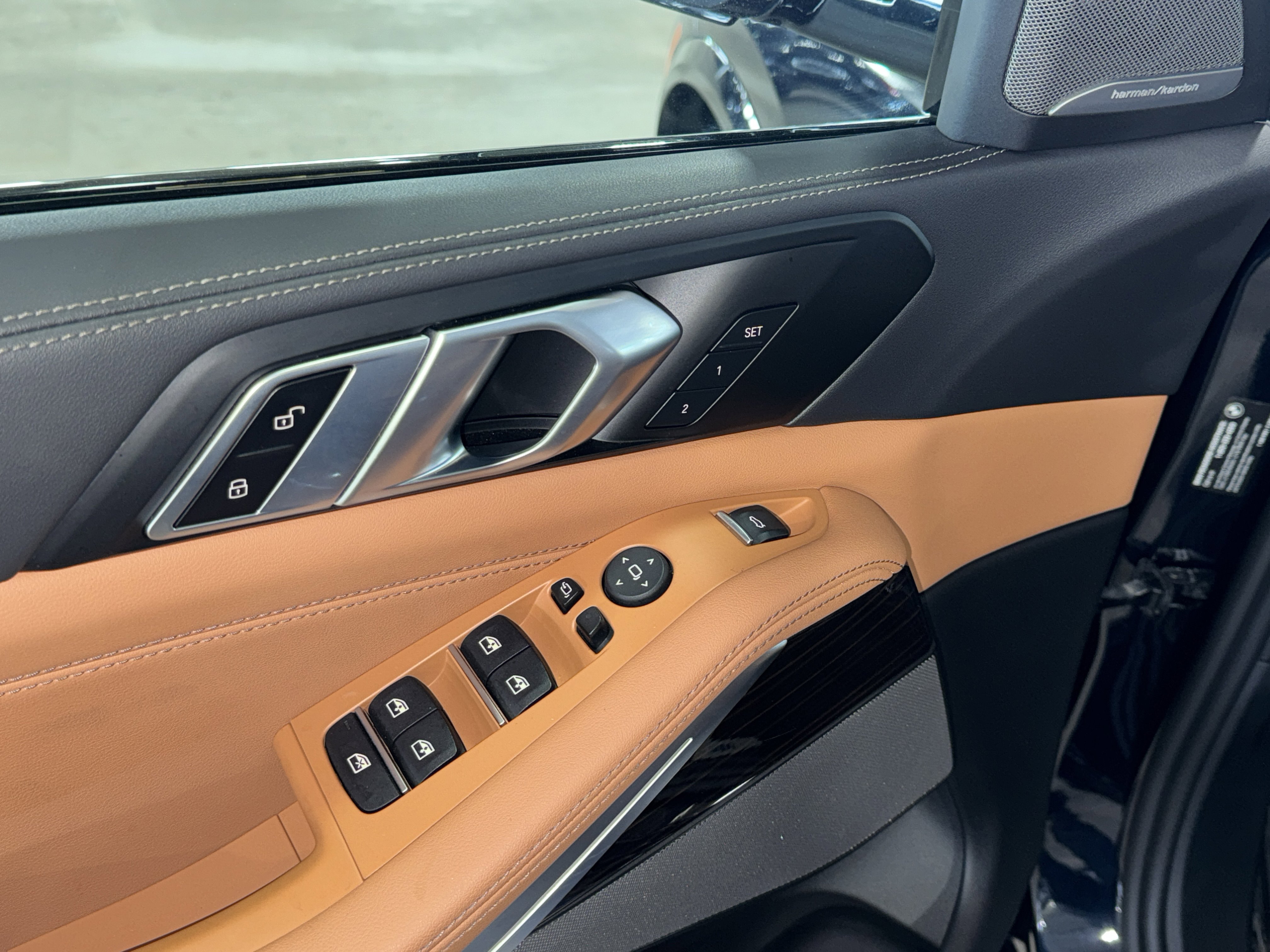 Used 2025 BMW X5 xDrive40i w/ M Sport Package image 18