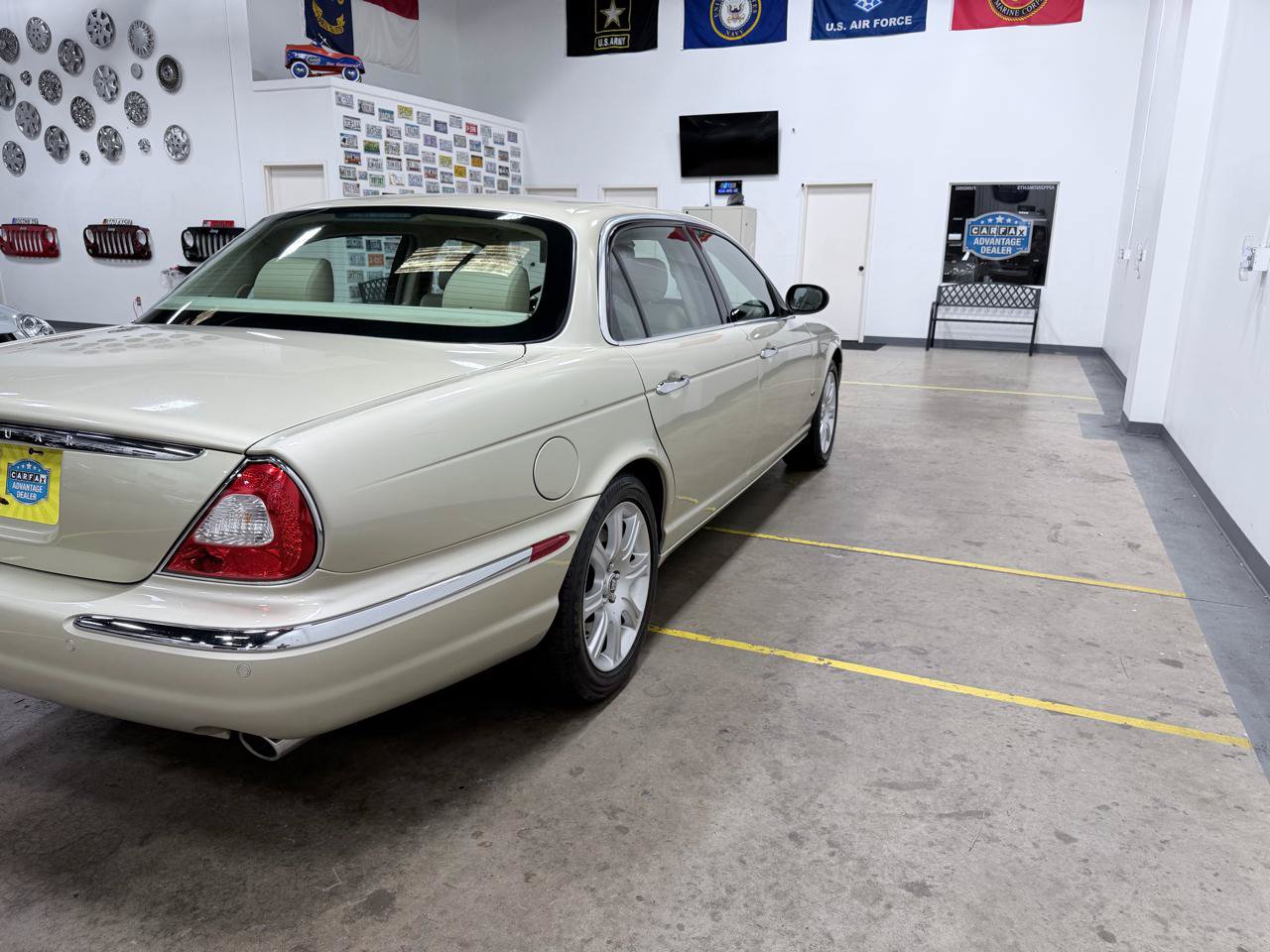 Used 2006 Jaguar XJ8 RWD image 23