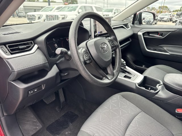 Used 2025 Toyota RAV4 XLE AWD/4WD image 10