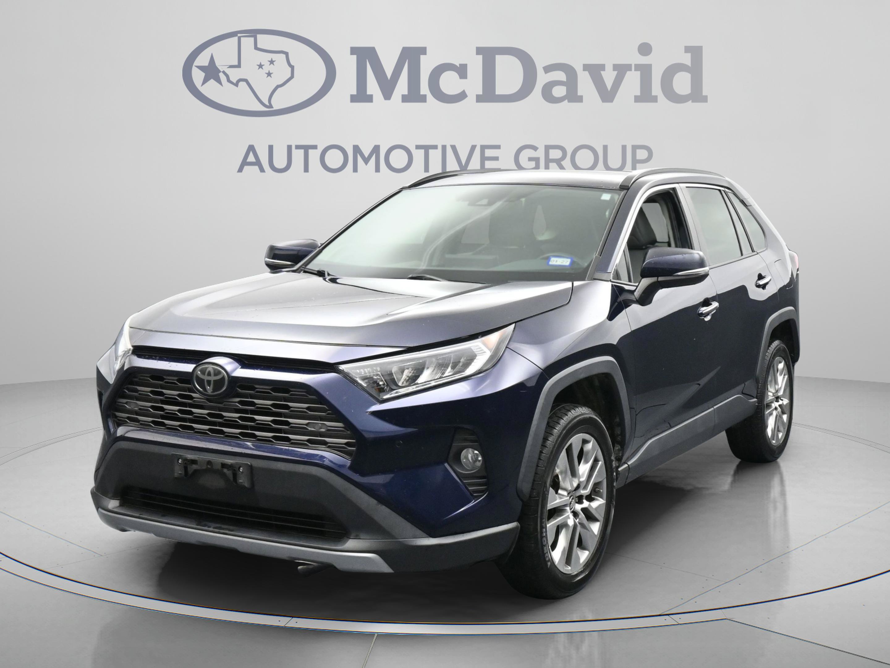 Used 2019 Toyota RAV4 Limited w/ Cold Weather Package FWD image 4