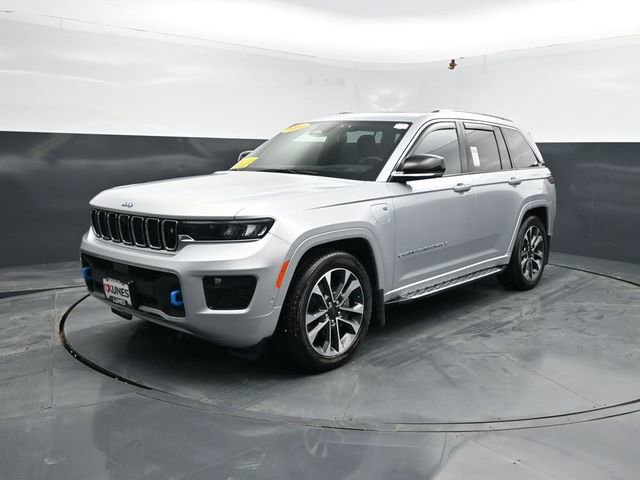 Used 2023 Jeep Grand Cherokee Overland w/ Advanced Protech Group III image 4