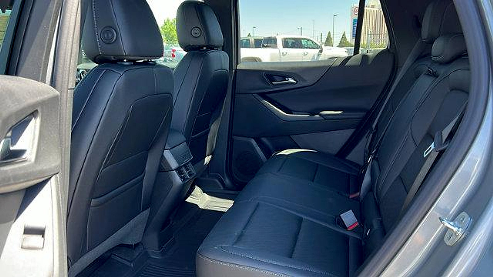 New 2026 Chevrolet Equinox LT w/ Convenience Package II image 13