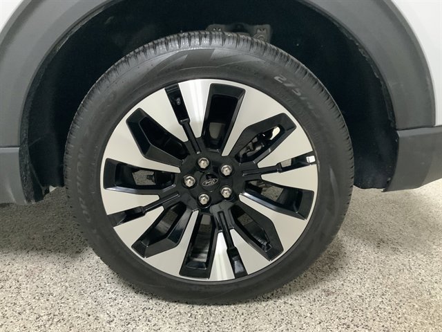 Used 2025 Ford Explorer Platinum w/ LUX Leather Package image 12