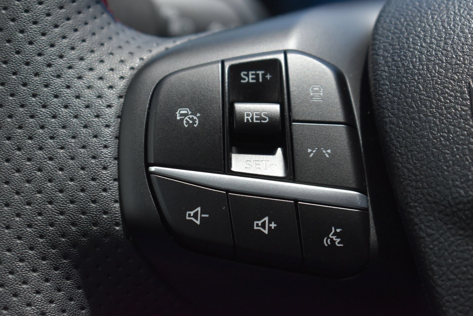 Used 2023 Ford Escape ST-Line Elite AWD/4WD image 19