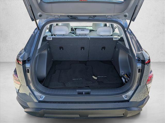 Certified 2025 Hyundai Kona SE image 6