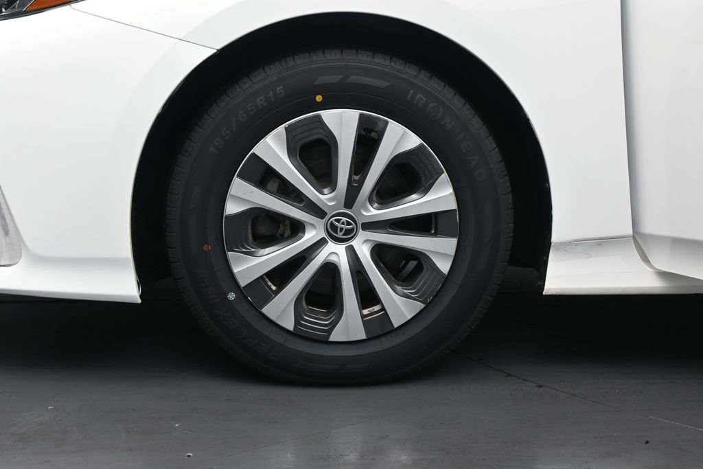 Used 2020 Toyota Prius Prime LE w/ Carpet Mat Package image 28