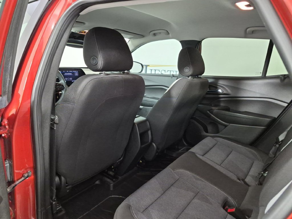 Certified 2024 Chevrolet Trax LS w/ LS Convenience Package FWD image 31